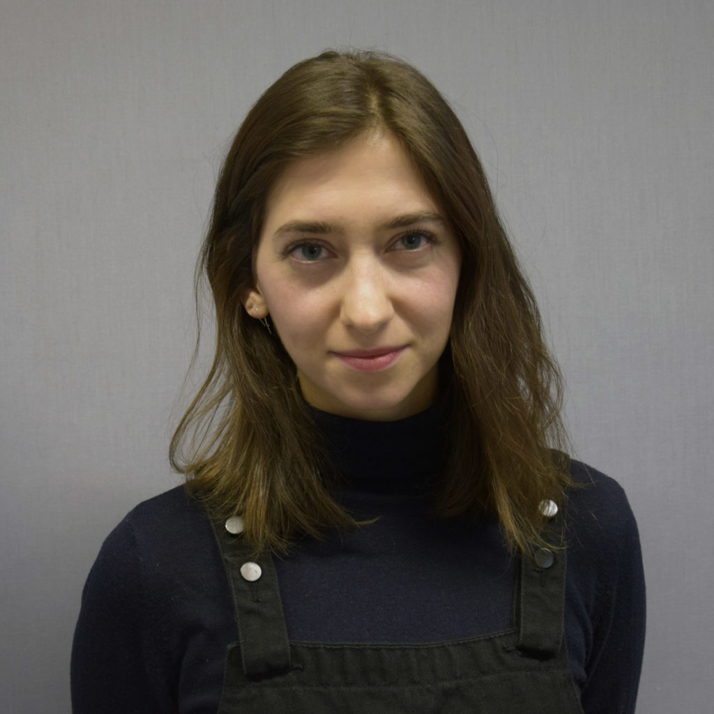 Porträt Selina Holesinsky